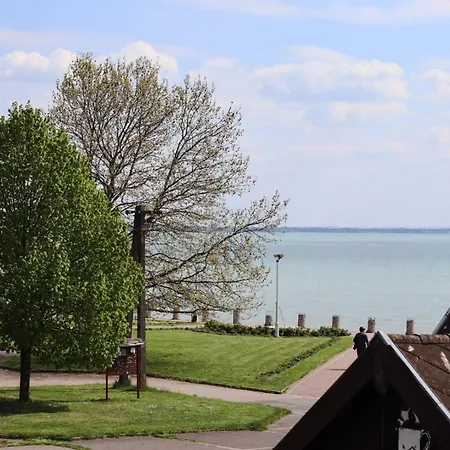 Vadkacsa Panzio Bed & Breakfast