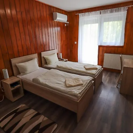 Bed & Breakfast Vadkacsa Panzio Balatonkenese